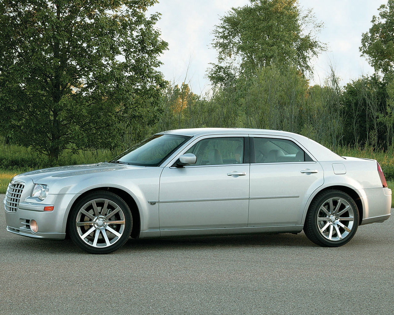 Chrysler 300 Touring, Limited, 300C, SRT8 - Free 1280x1024 Wallpaper