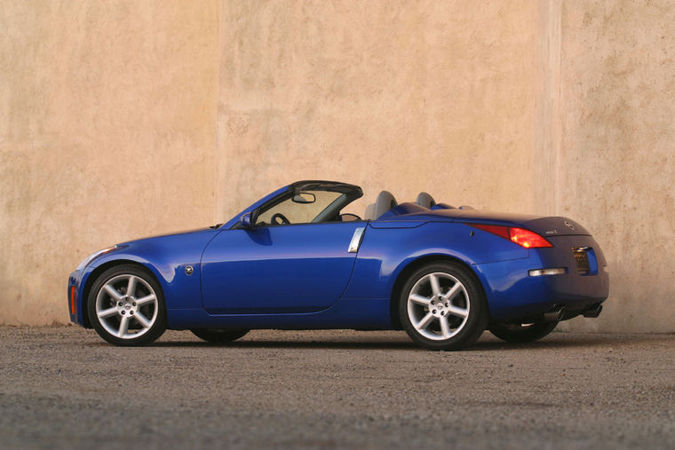 2004 Nissan z roadster #3