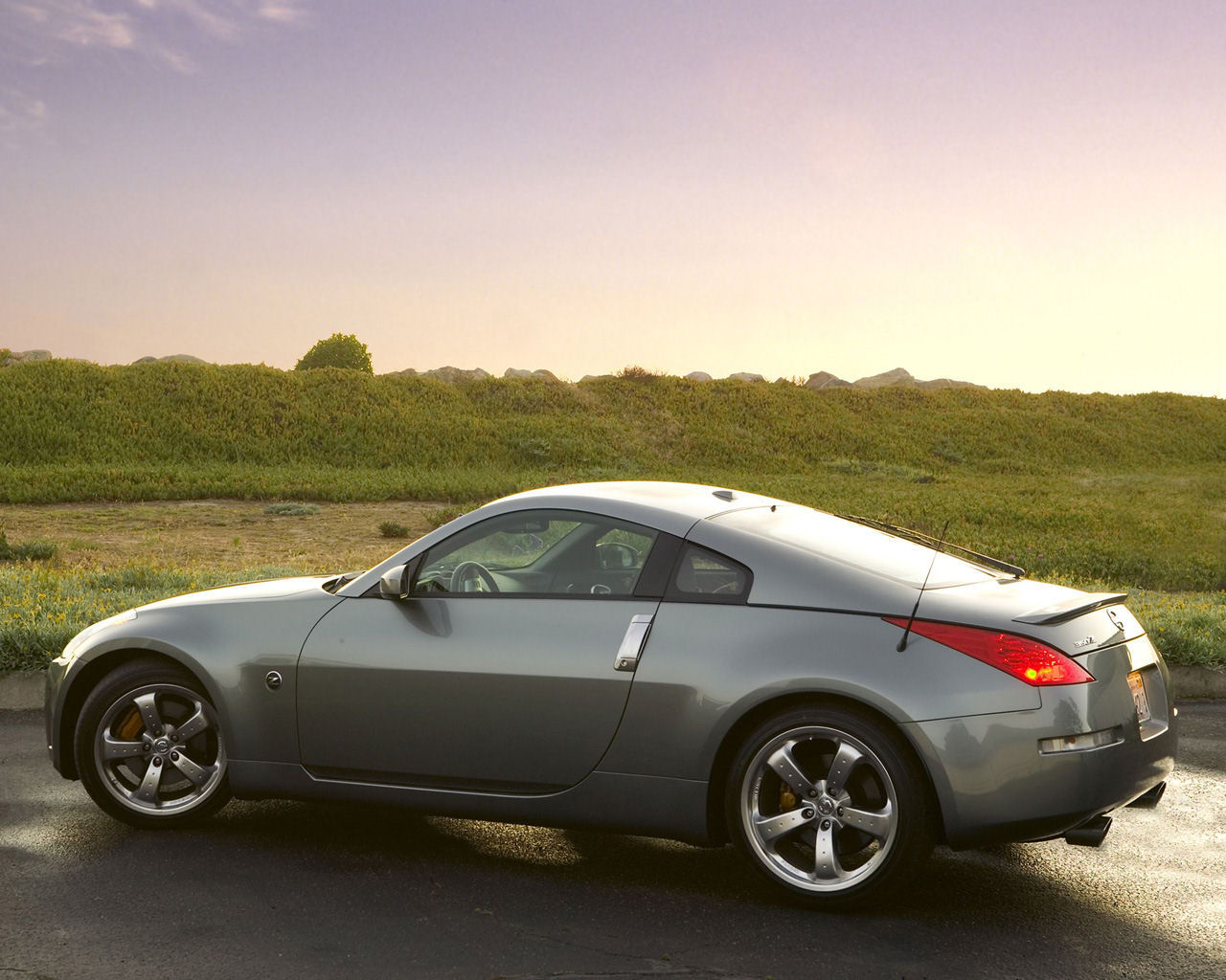 Nissan 350Z &amp; 370Z, Coupe &amp; Roadster - Free 1280x1024 Wallpaper / Desktop Background Picture