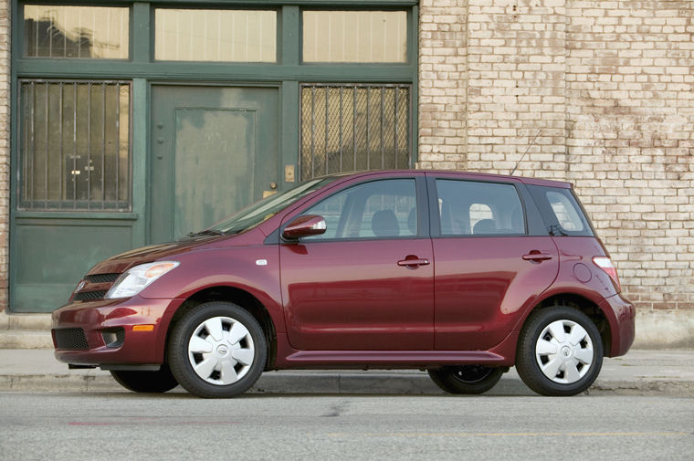 Nissan versa vs scion xa #8