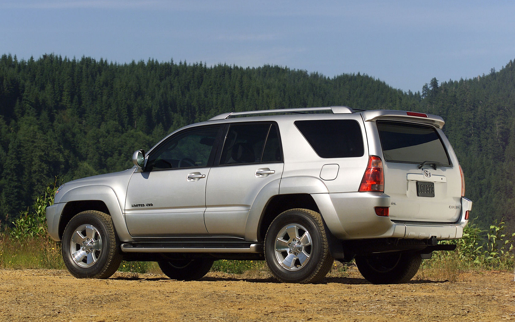 Toyota 4Runner SR5, Sport, Limited, V8 AWD - Free Widescreen Wallpaper