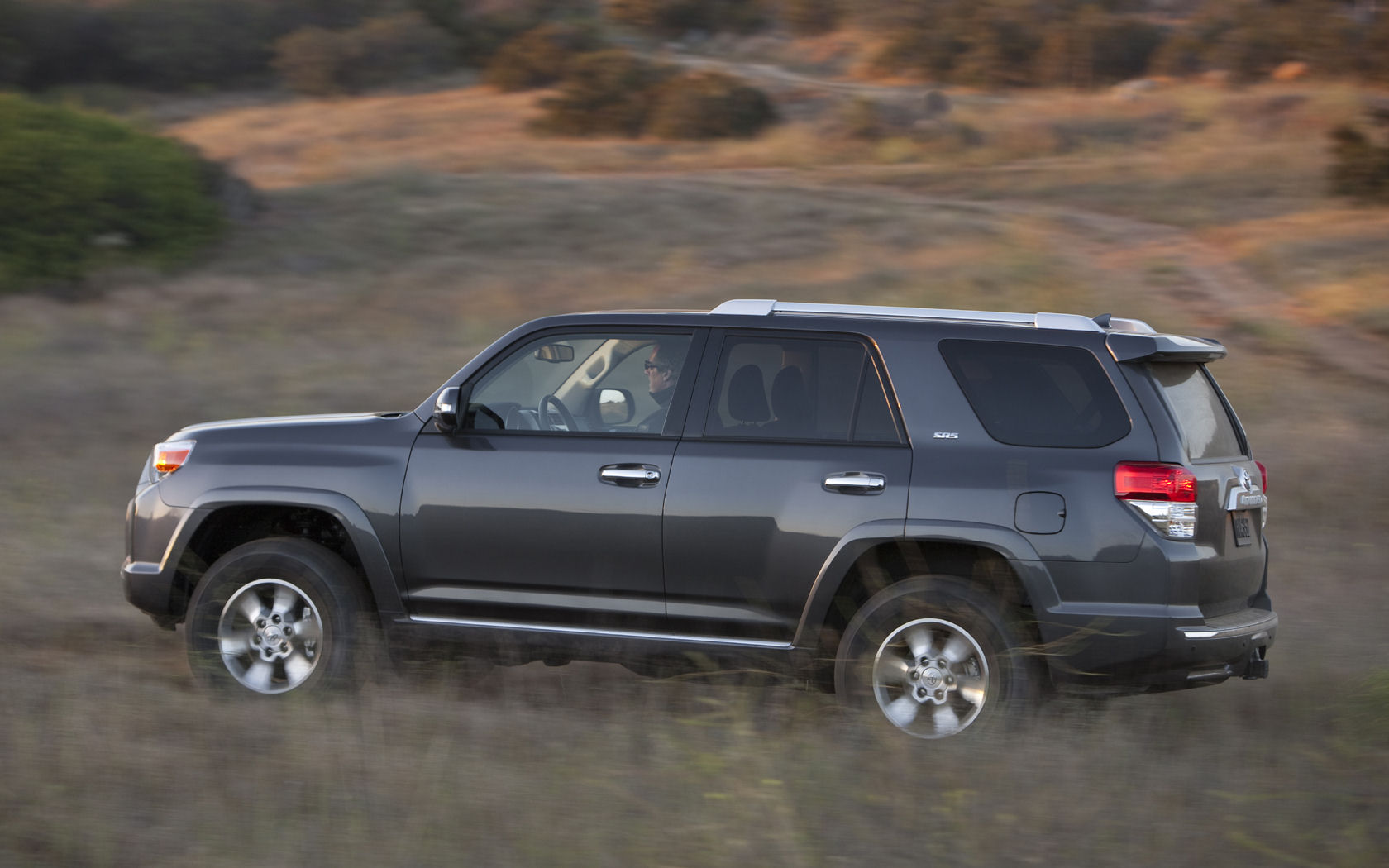 Toyota 4Runner SR5, Sport, Limited, V8 AWD - Free Widescreen Wallpaper