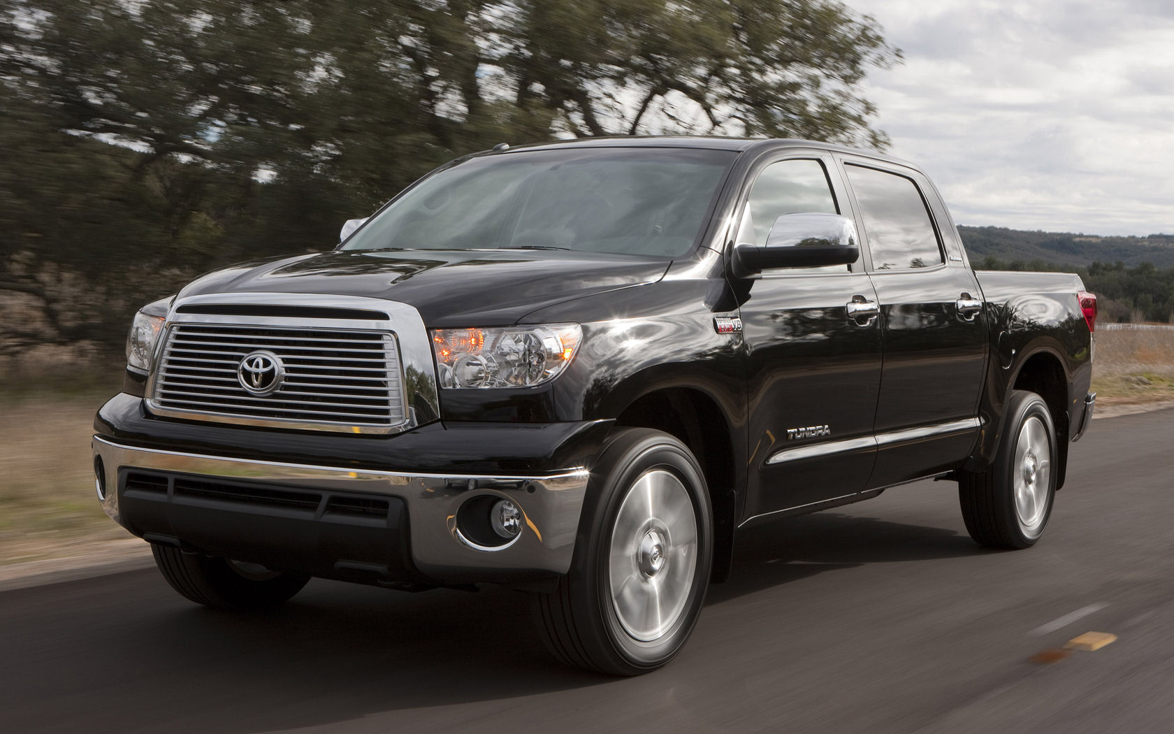 Toyota Tundra Regular, Double Cab, CrewMax V8 AWD - Free Widescreen