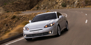 Hyundai Tiburon Reviews / Specs / Pictures