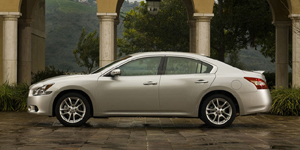 2009 Nissan Maxima Pictures