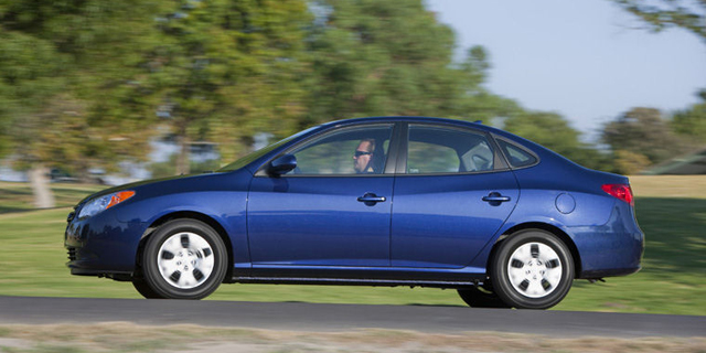 2010 Hyundai Elantra Pictures