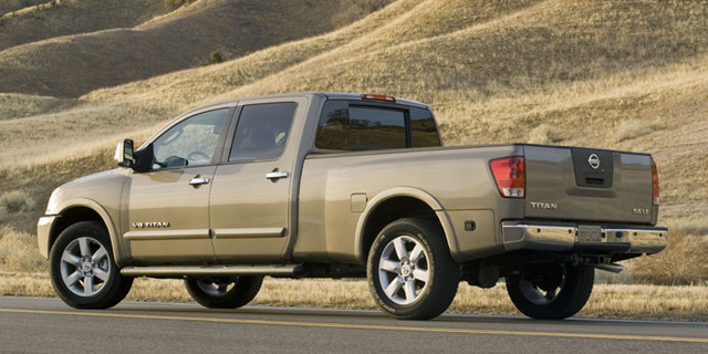 2010 Nissan Titan Pictures