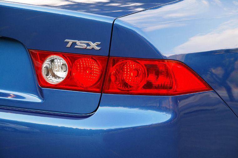 2005 Acura TSX Taillight Picture