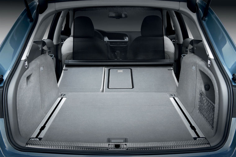 2009 Audi A4 Avant Wagon Trunk Picture