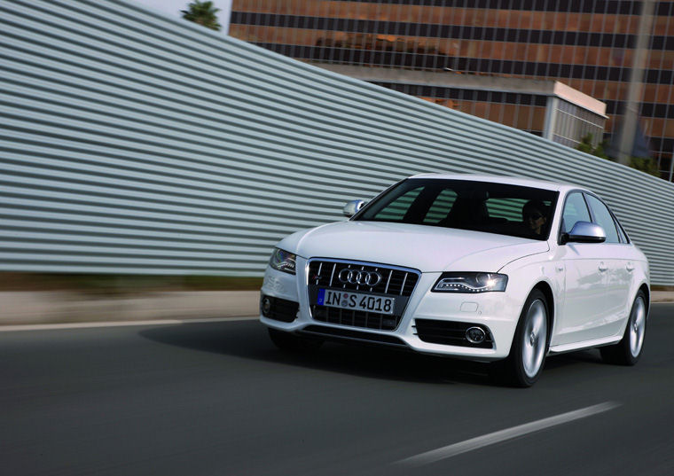 2010 Audi S4 Sedan Picture