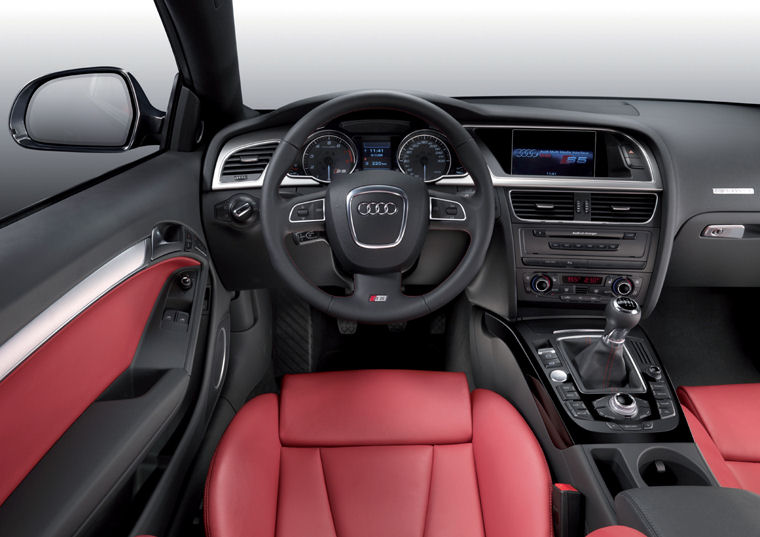 2008 Audi S5 Cockpit Picture