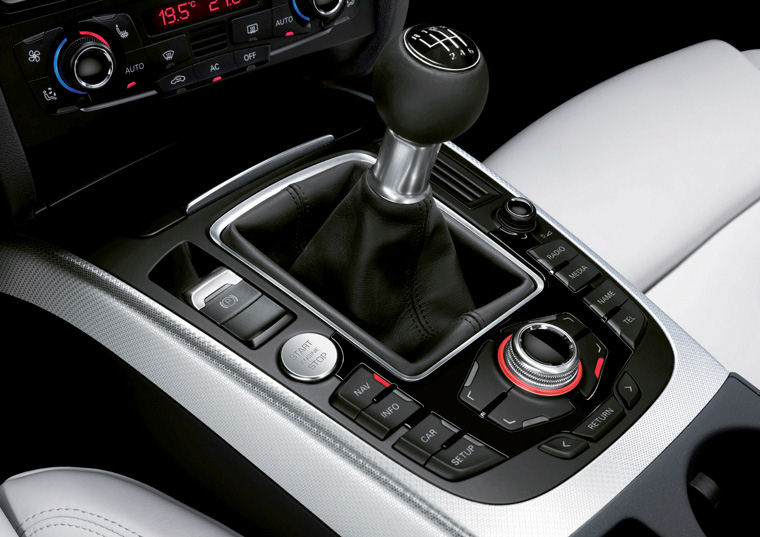 2010 Audi A5 Coupe Gear Lever Picture