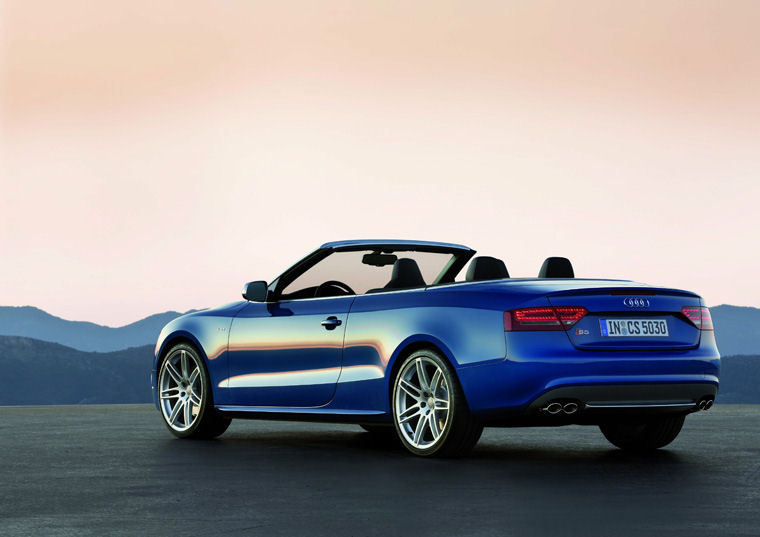 2010 Audi S5 Convertible Picture