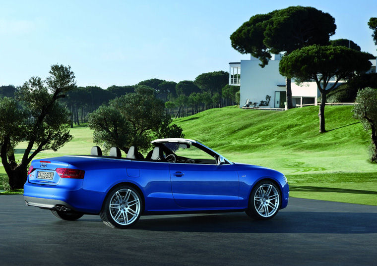 2010 Audi S5 Convertible Picture