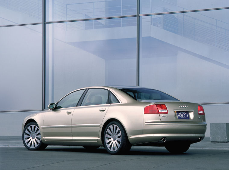 2004 Audi A8 Picture