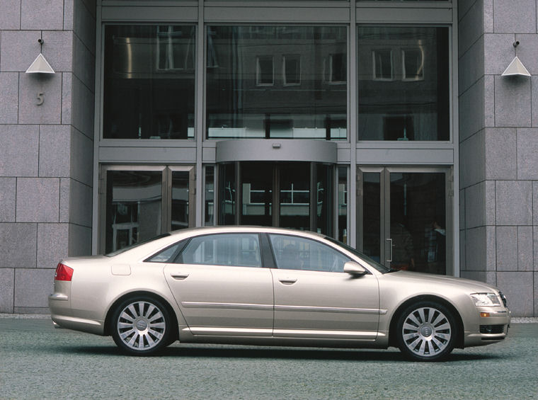 2004 Audi A8 Picture