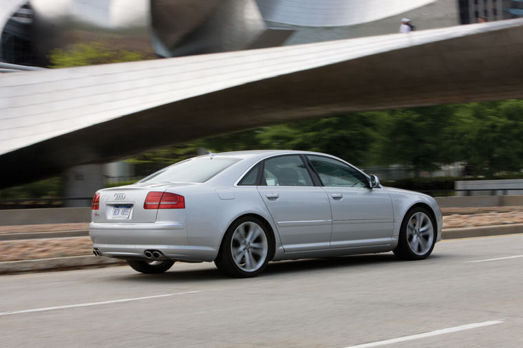 2008 Audi S8 Picture