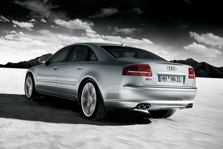 2009 Audi S8 Picture