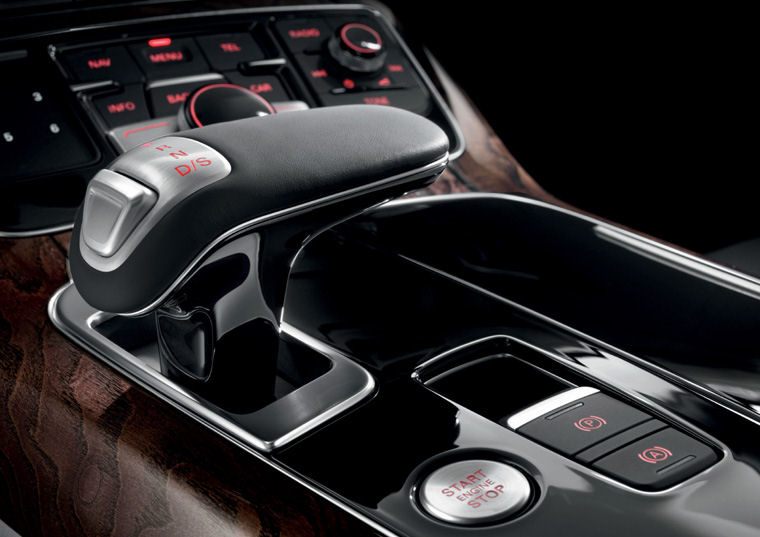 2011 Audi A8 Center Console Picture