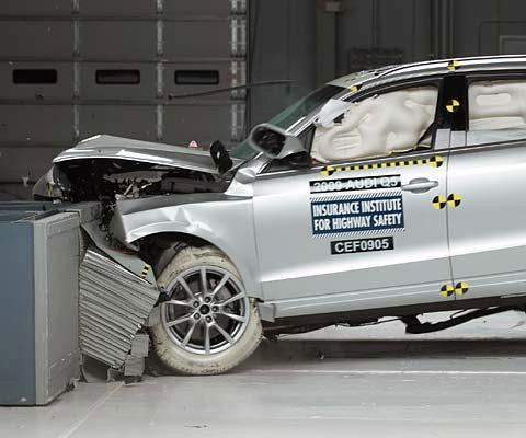 2009 Audi Q5 IIHS Frontal Impact Crash Test Picture