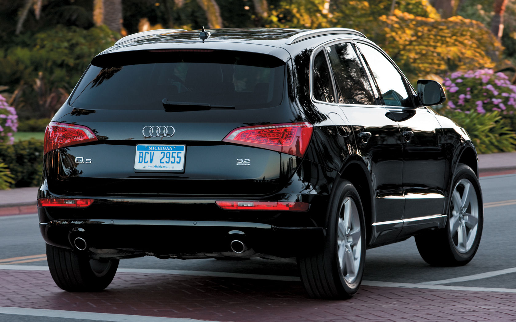 Audi Q5 Desktop Wallpaper