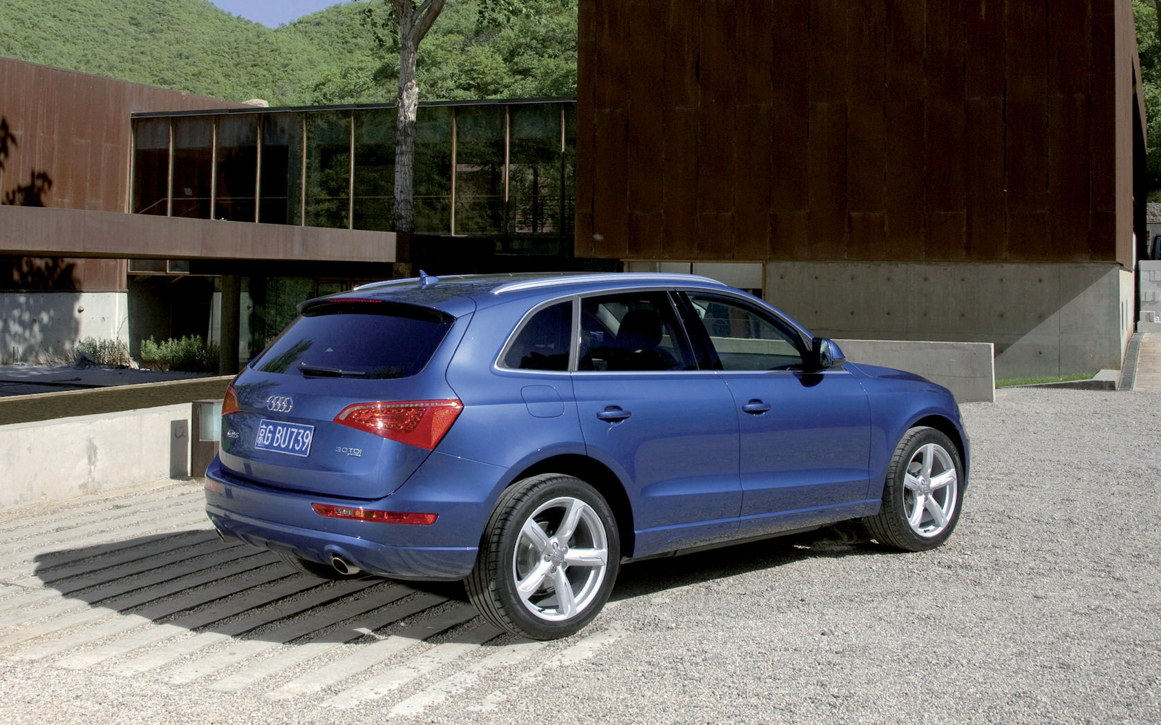 Audi Q5 Desktop Wallpaper