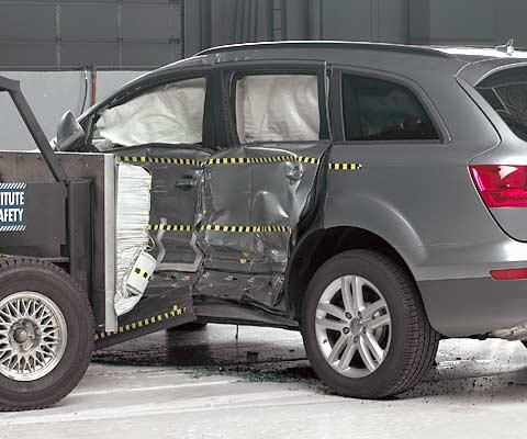 2009 Audi Q7 IIHS Side Impact Crash Test Picture