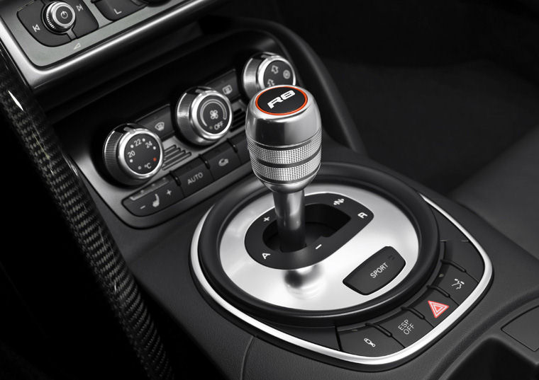 2010 Audi R8 5.2 V10 Coupe Gear Lever Picture