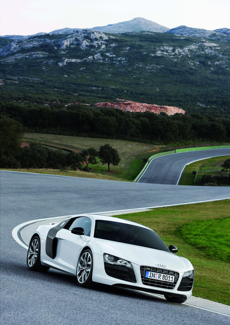 2011 Audi R8 5.2 V10 Coupe Picture