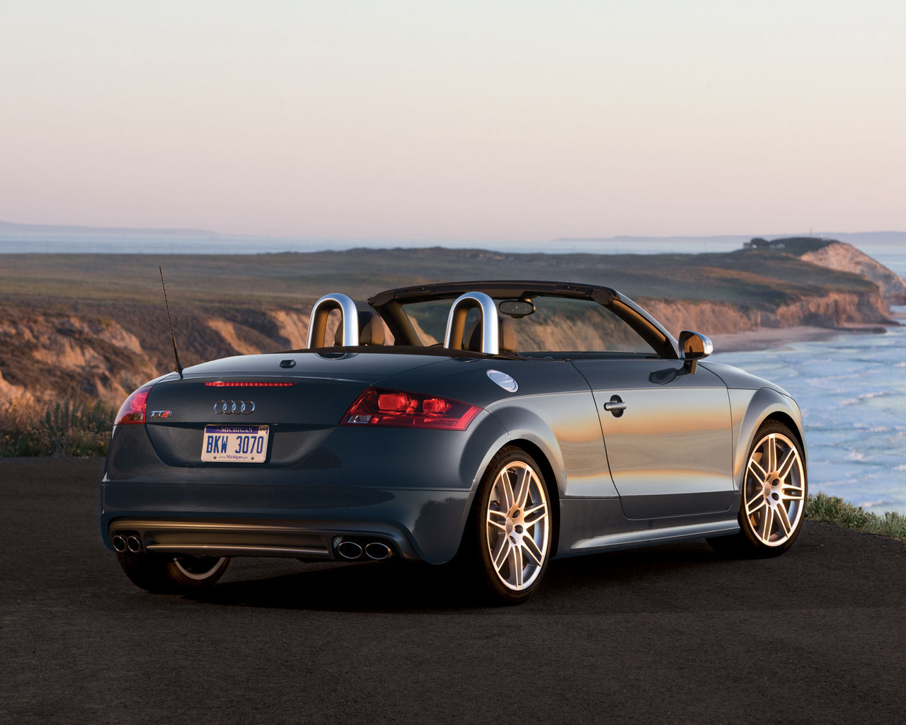 Audi TT Coupe Roadster Turbo V6 Quattro TTS Free 1280x1024 Wallpaper Desktop Background