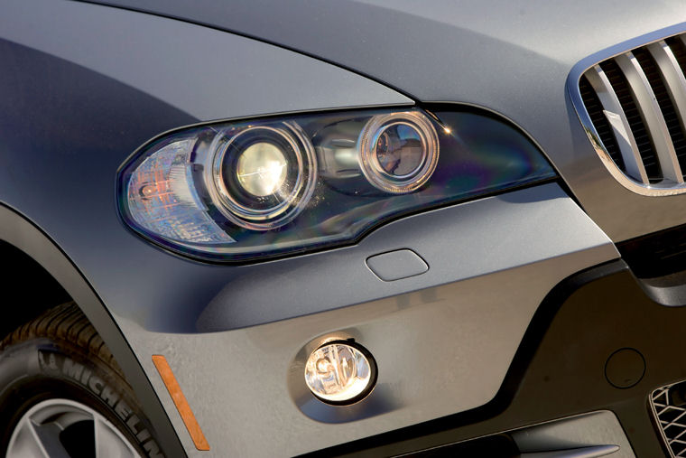 2008 BMW X5 xDrive48i Headlight Picture