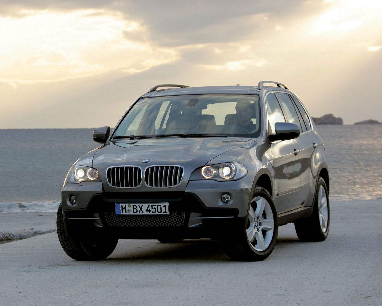 BMW X5 Desktop Wallpaper