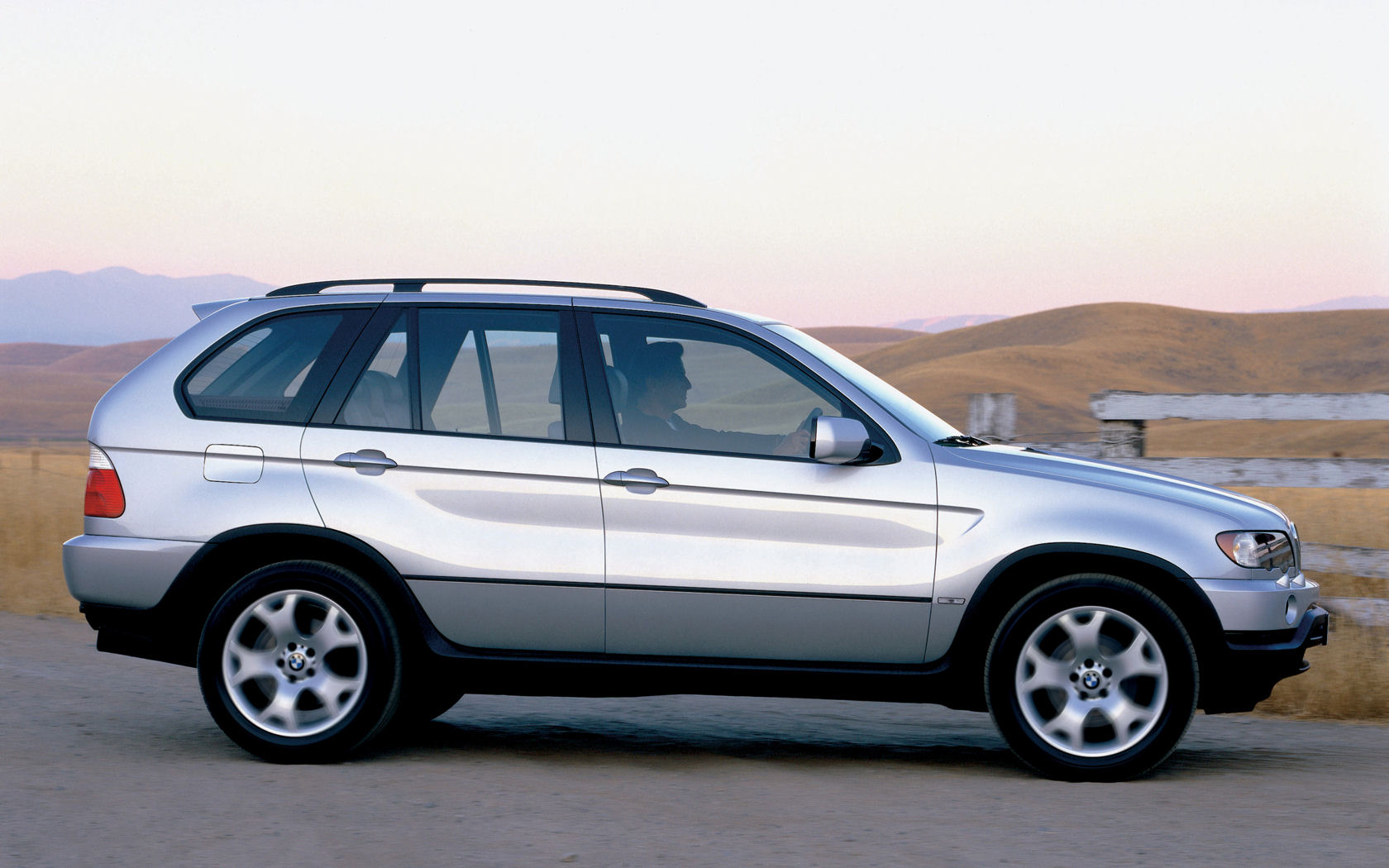 BMW X5 Desktop Wallpaper