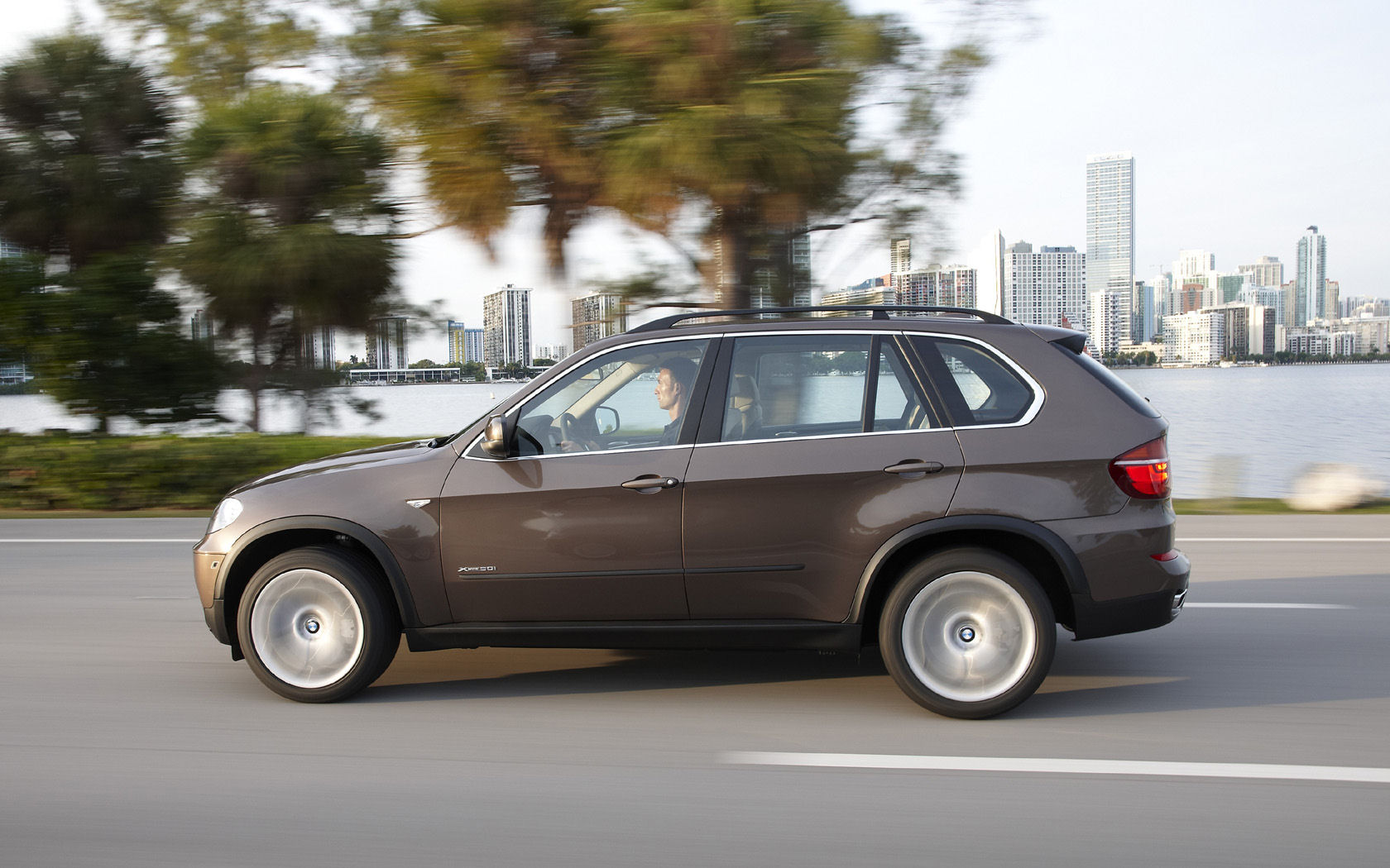 BMW X5 Desktop Wallpaper