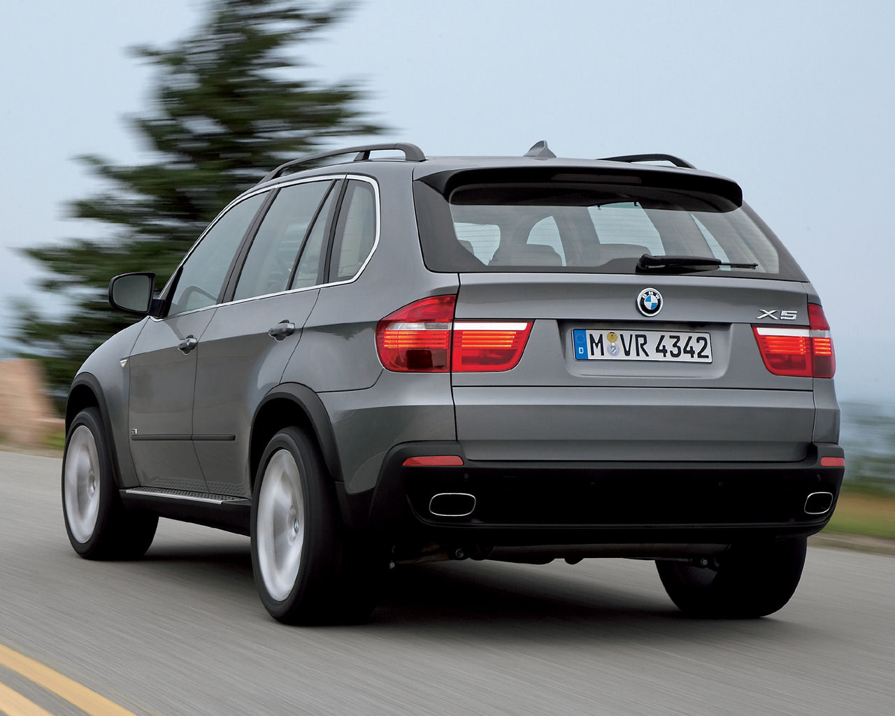 BMW X5 Desktop Wallpaper