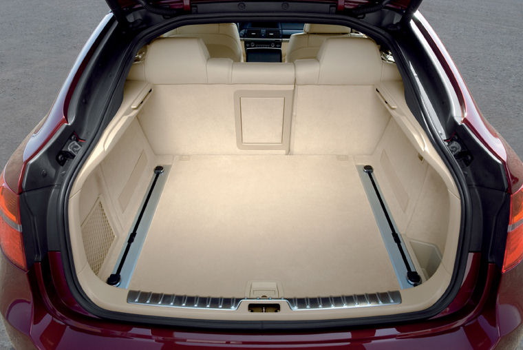 2008 BMW X6 xDrive50i Trunk Picture