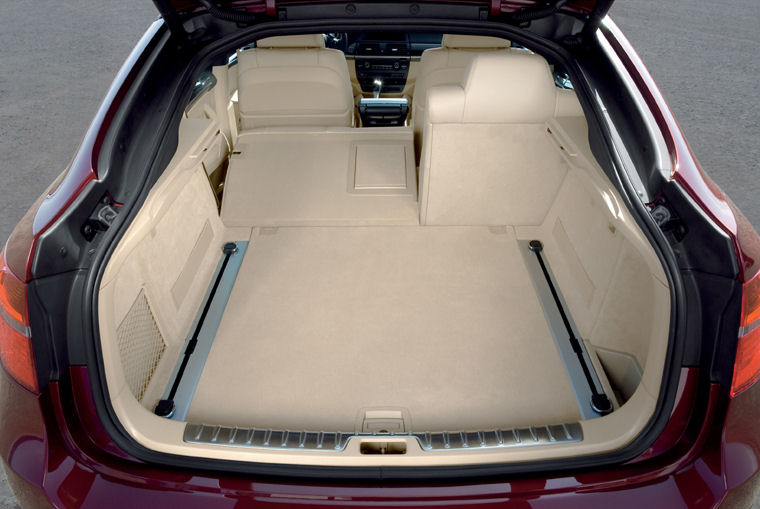 2008 BMW X6 xDrive50i Trunk Picture