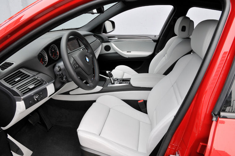 2010 BMW X6 M Front Seats Picture