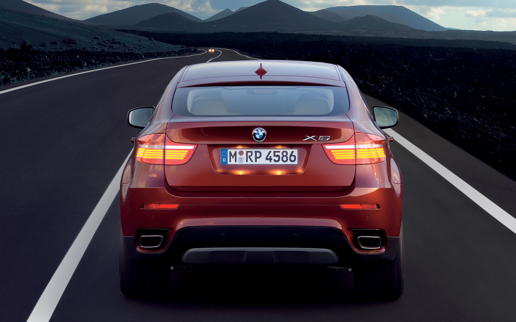 BMW X6 Desktop Wallpaper