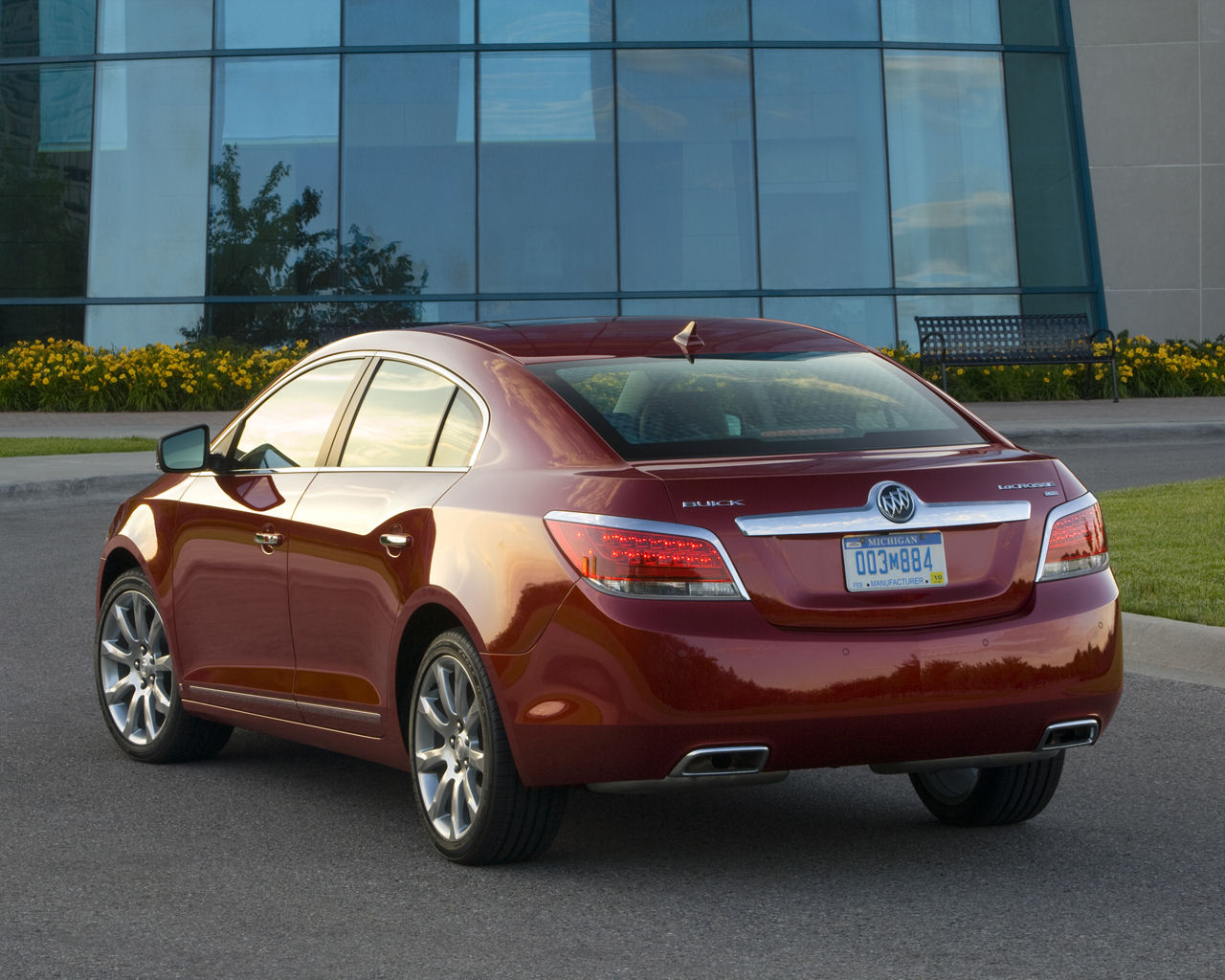 Buick LaCrosse Desktop Wallpaper