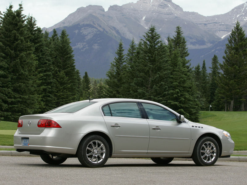 Buick Lucerne Desktop Wallpaper