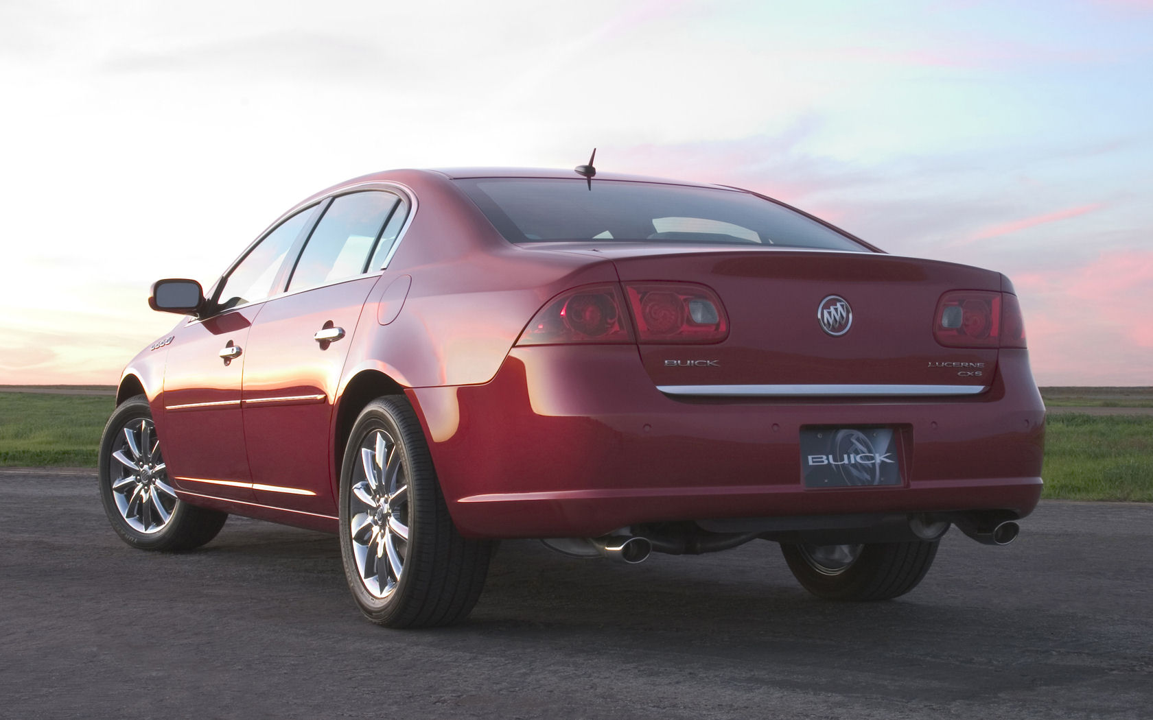 Buick Lucerne Desktop Wallpaper