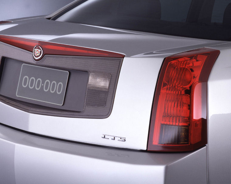 2004 Cadillac CTS Tail Light Picture