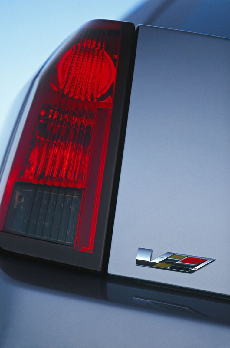 2004 Cadillac CTS-V Tail Light Picture