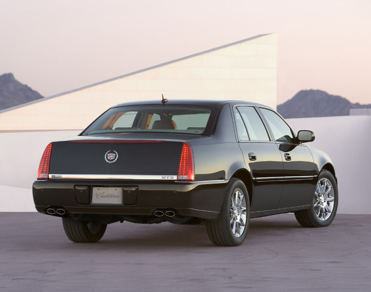 2008 Cadillac DTS Picture