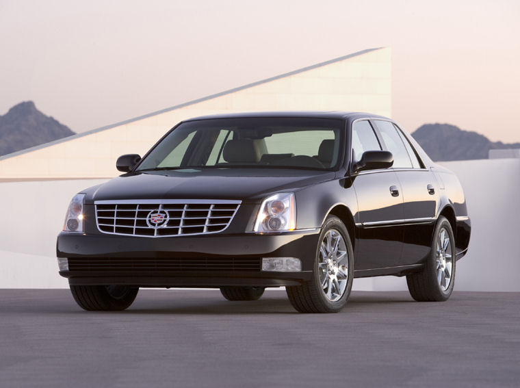 2009 Cadillac DTS Picture