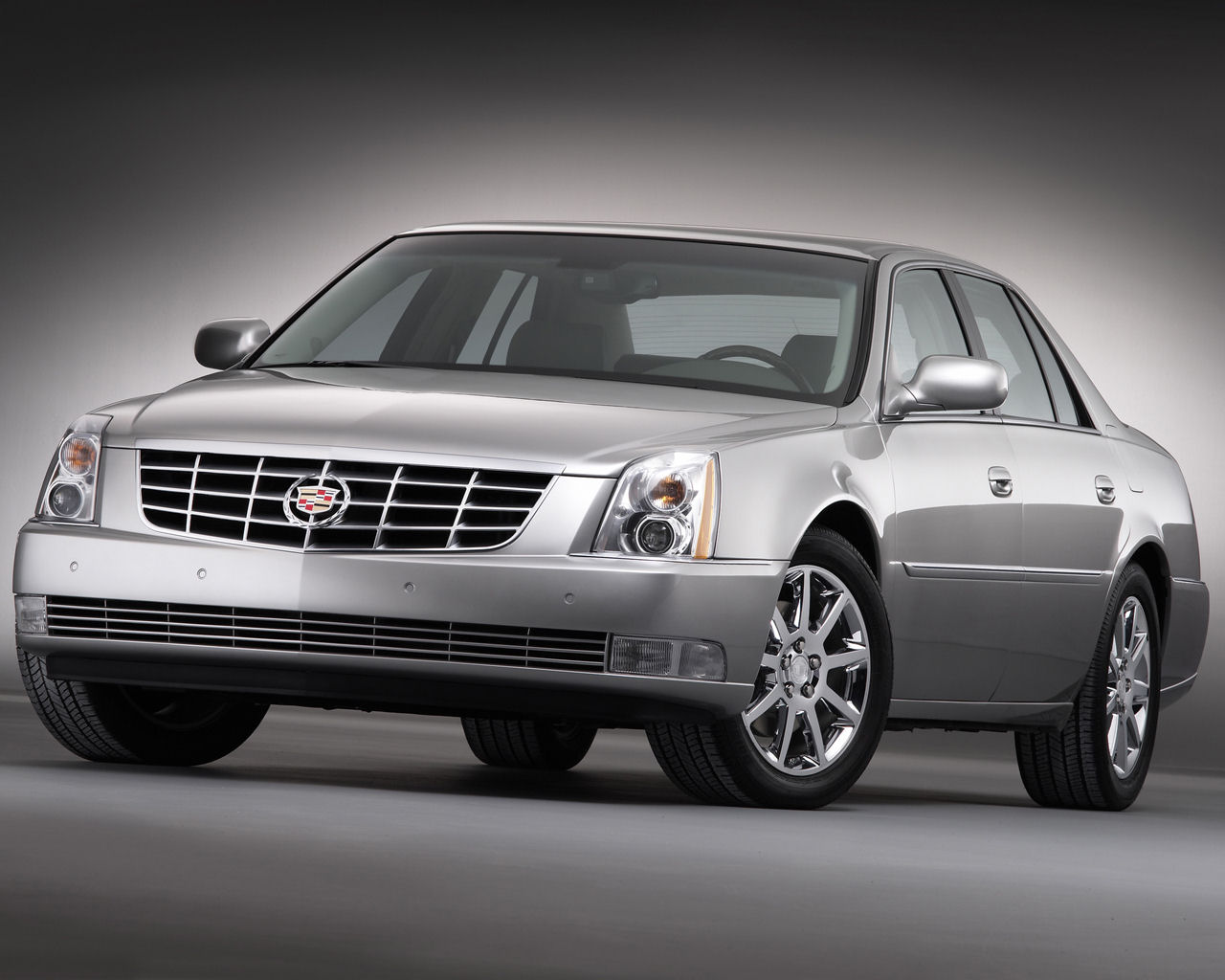 Cadillac DTS Desktop Wallpaper