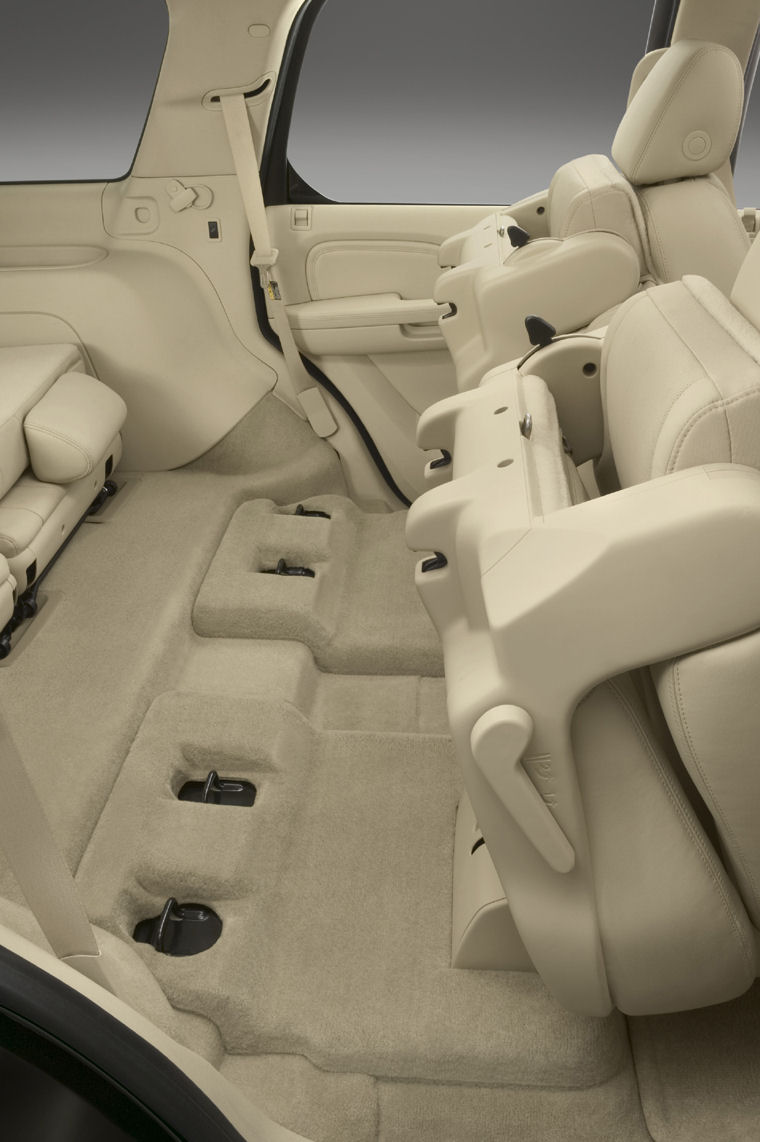 2008 Cadillac Escalade Rear Seats Picture