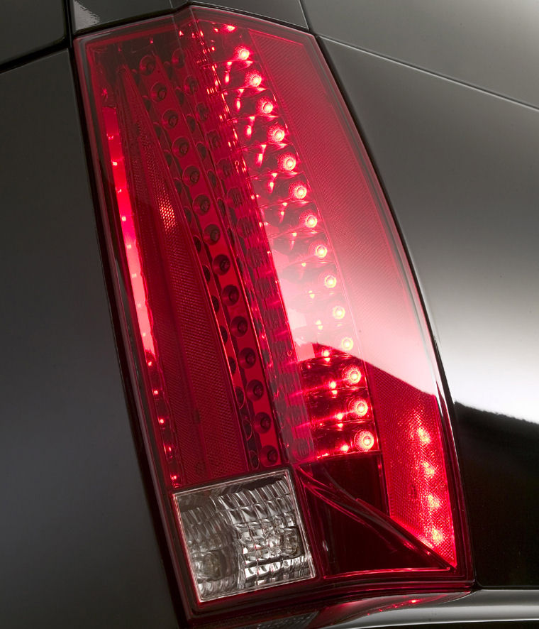 2009 Cadillac Escalade Tail Light Picture