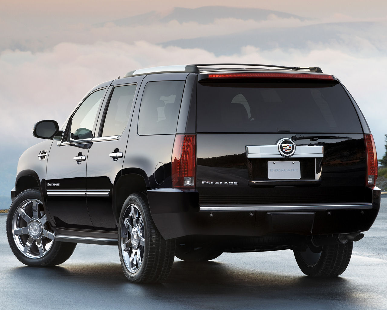 Cadillac Escalade Desktop Wallpaper